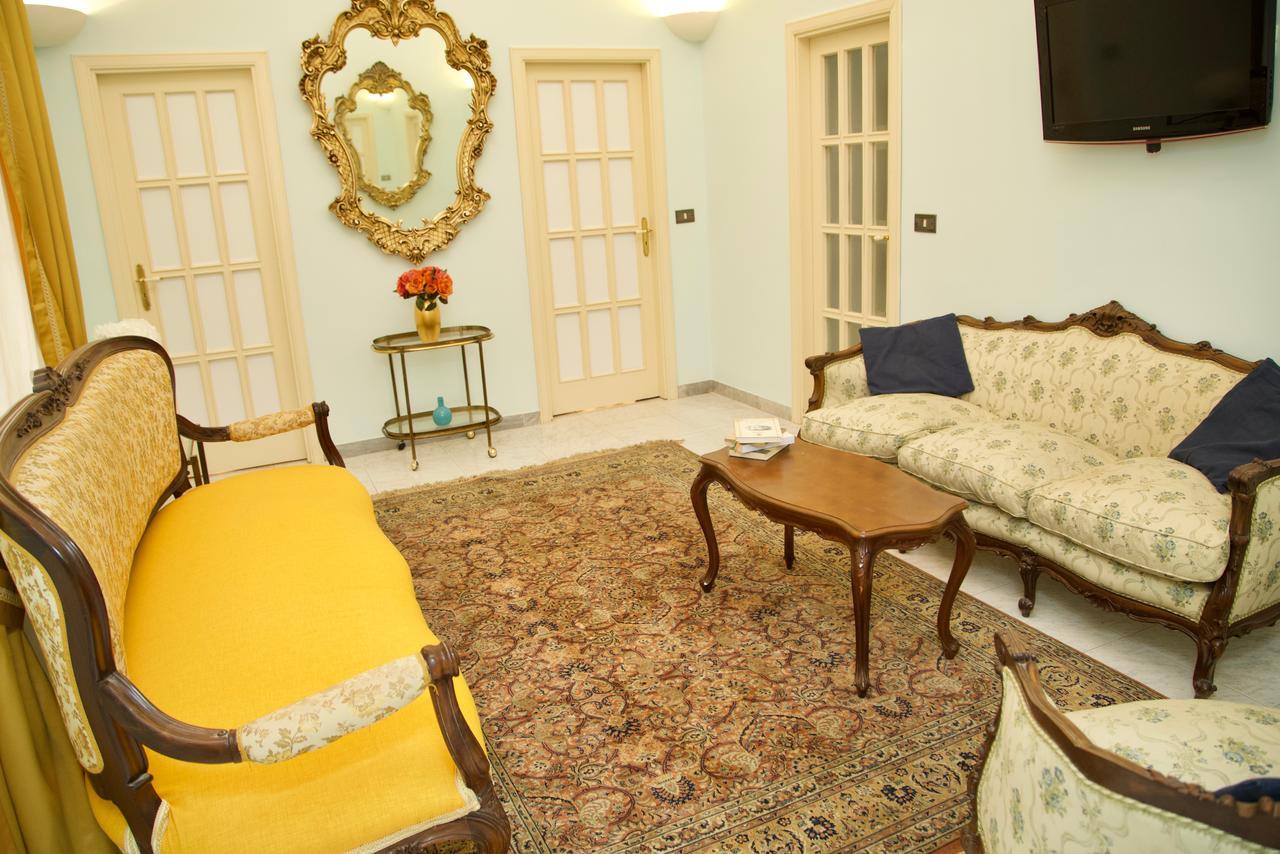 Bed and Breakfast La Terrazza Di Dante Neapel Exterior foto