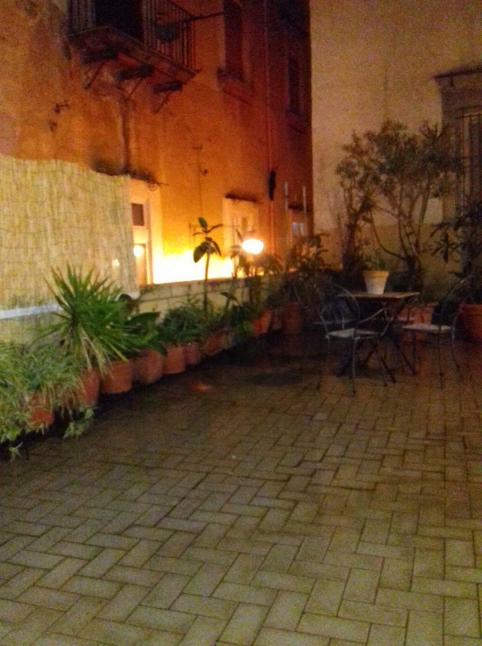 Bed and Breakfast La Terrazza Di Dante Neapel Exterior foto